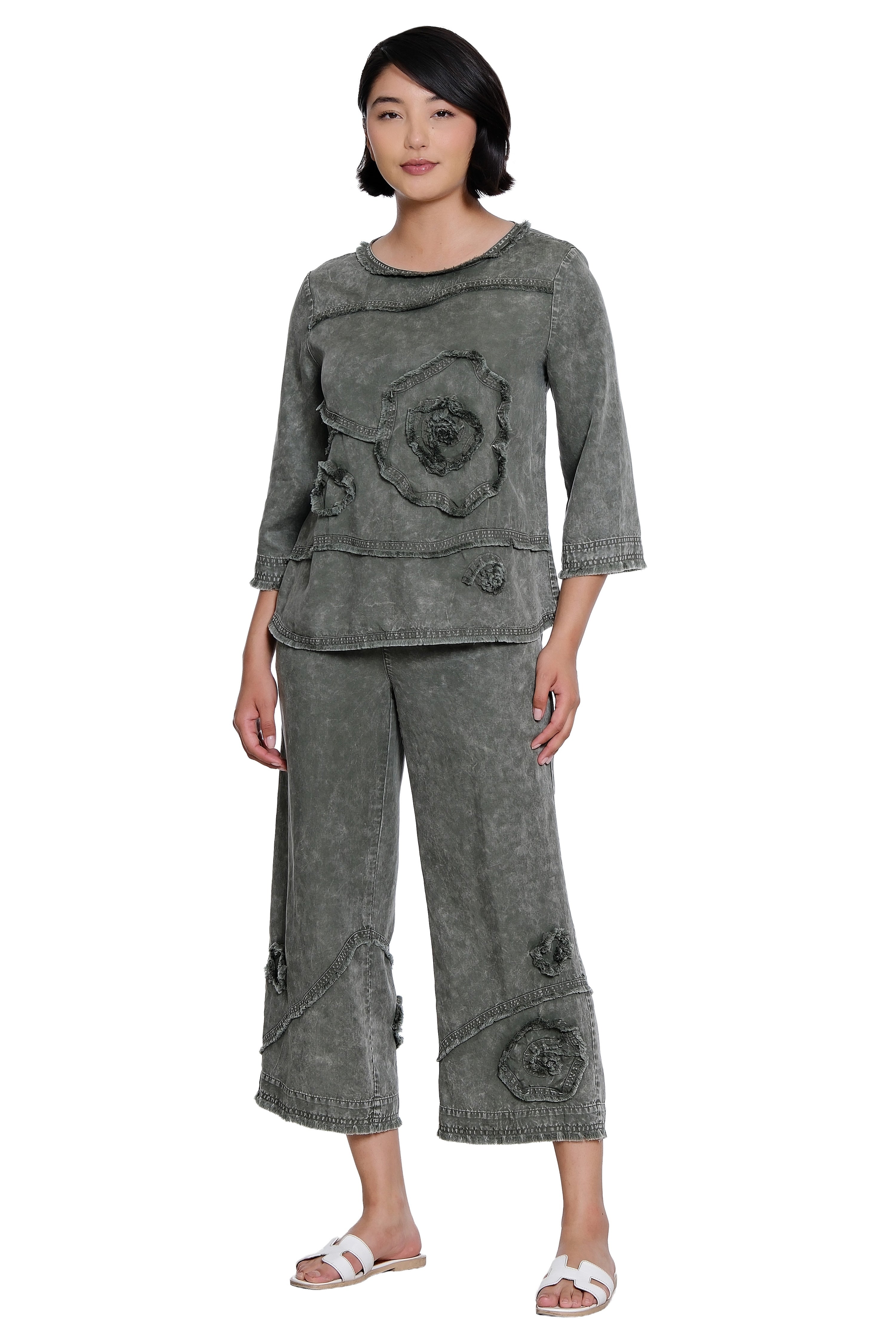 Appliqué Detail Cropped Drawstring Pant - Grey