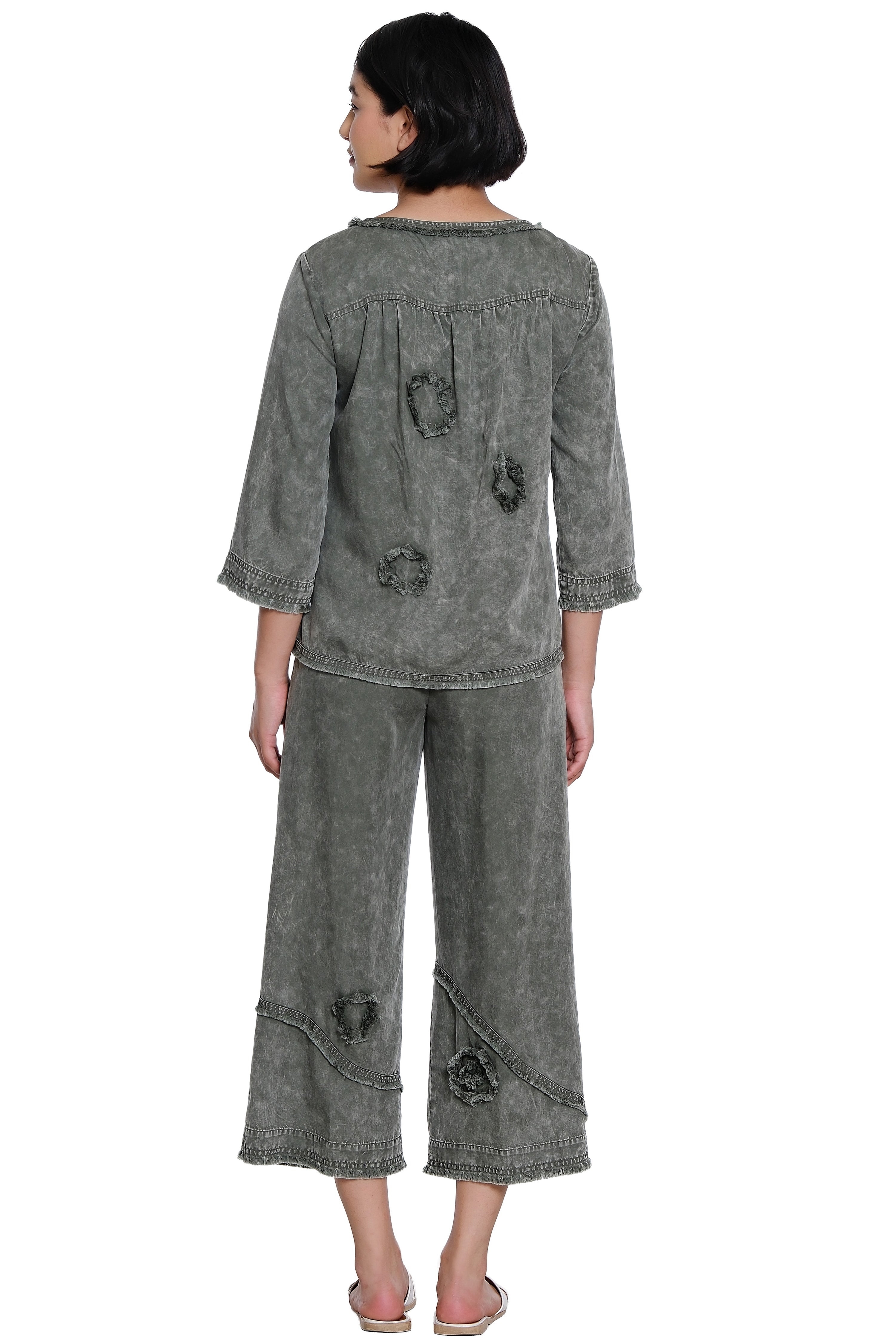 Appliqué Detail Cropped Drawstring Pant - Grey