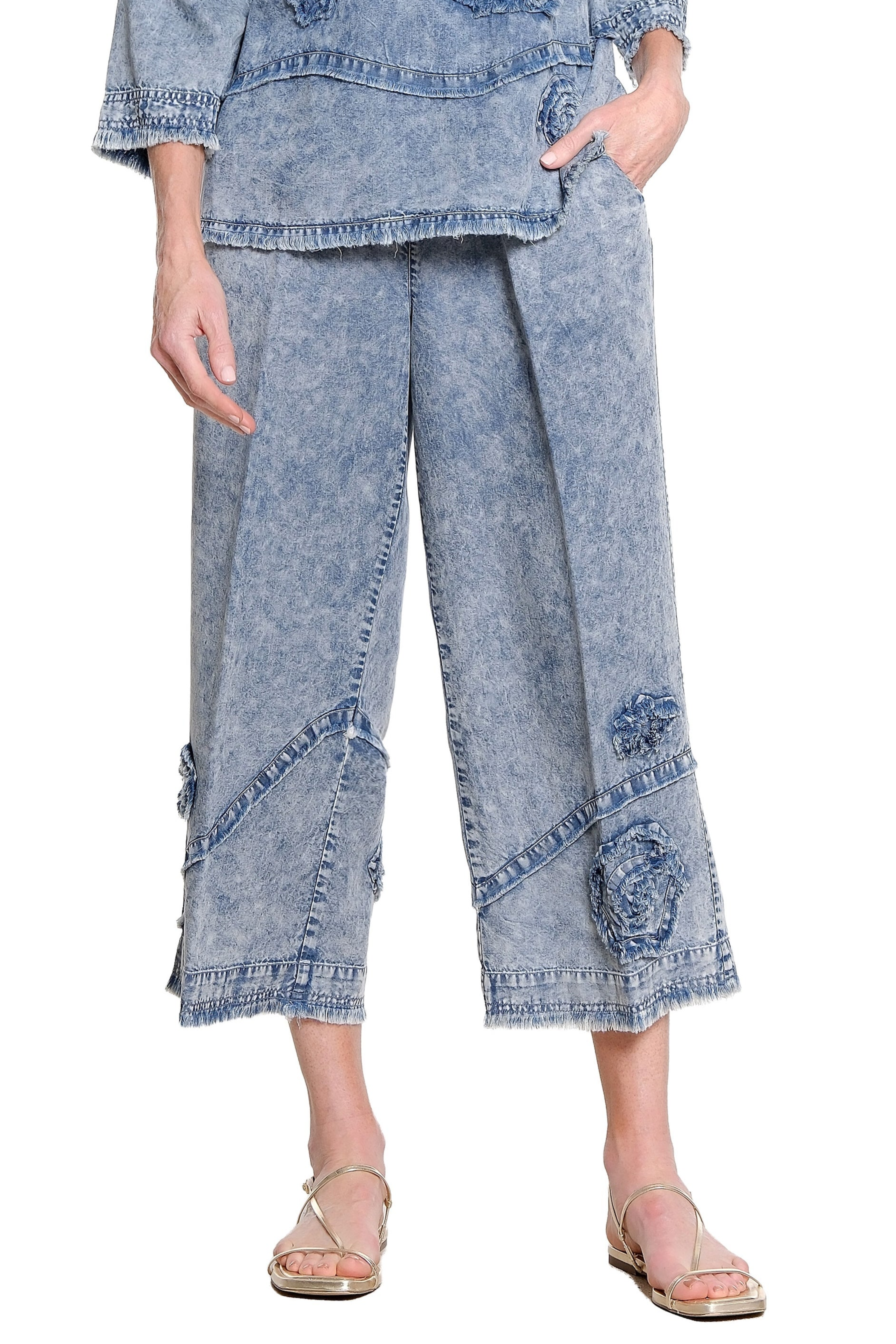 Appliqué Detail Cropped Drawstring Pant - Plus - Denim